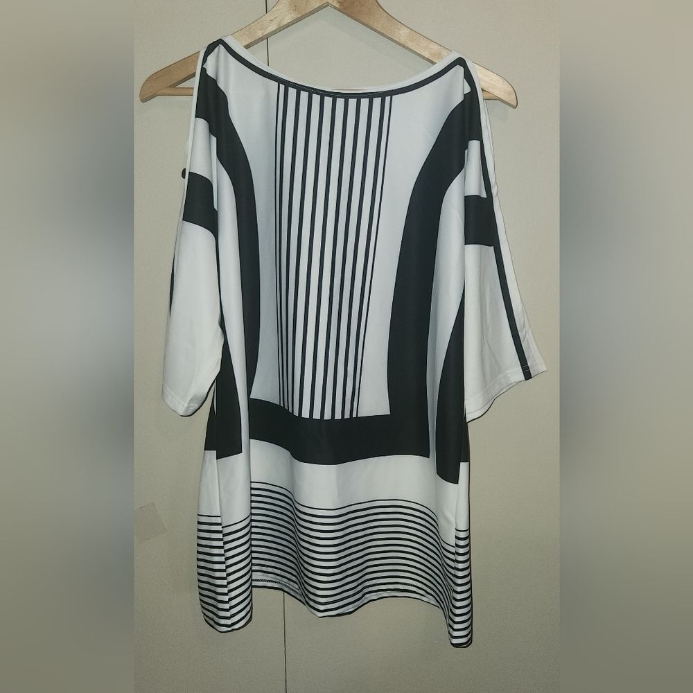 F65 Boxy black/white striped blouse cold shoulder 3/4 length sleeves boatneck XL